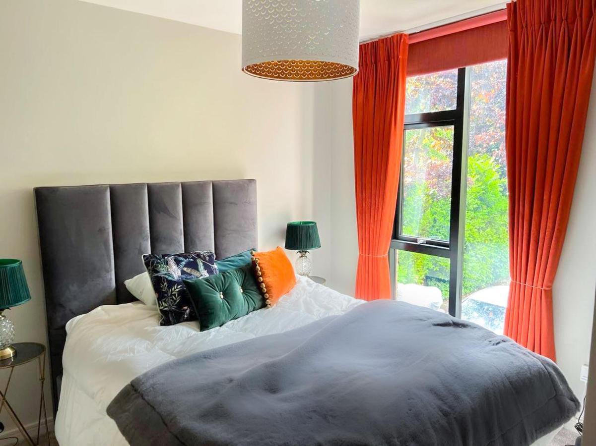 Modern Luxurious Apartment W/ Patio Balcony & View Jordanstown Экстерьер фото